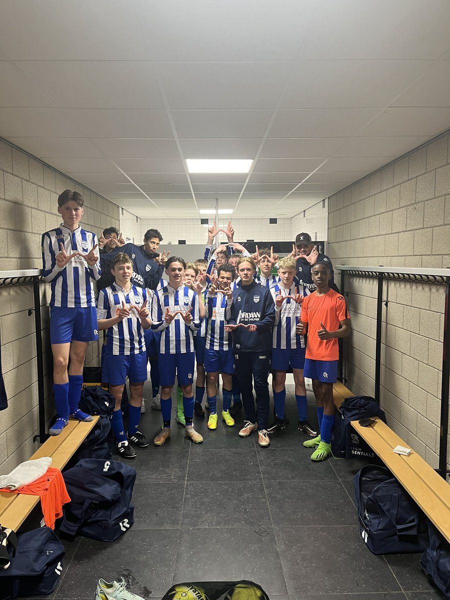 Vandaag de kwartfinale beker afgesloten met een overtuigende overwinning! Bij vlagen goed niveau gehaald in veldspel en hard gewerkt zonder de bal, mooi om te zien na wat moeizame weken! 🏆