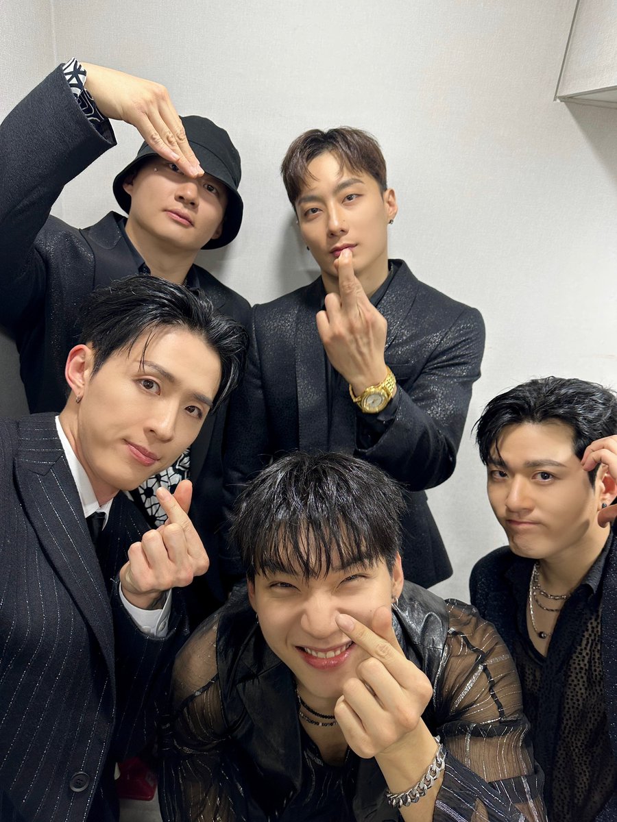 [#PRIMEKINGZ]
2023 PRIMEKINGZ FANMEETING👑

첫 팬미팅에 함께해 주신 여러분 감사합니다😭
프라임킹즈랑 오래가요💙
하이퍼즈와 함께하는 매일이 빛나✨

#프라임킹즈 #PRIMETIME #페스티버 #FESTIVER