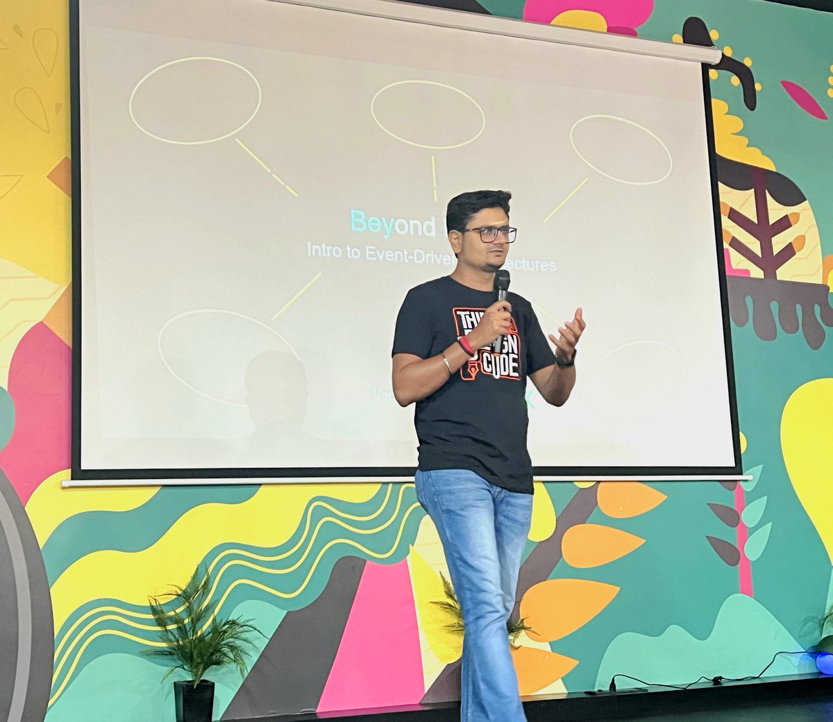 SwapnilSharma18's tweet photo. Firsts are special, they say and they say it right. ❤️
Getting back on stage after almost 4 years.
Thank you! @DockerAhmedabad @Docker
#DockerAhmedabad https://t.co/KHZIEwglsU
