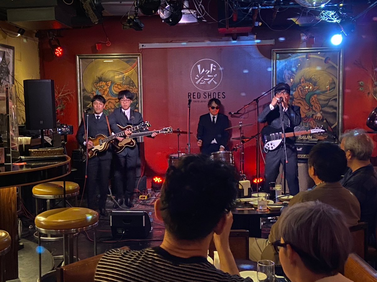 豚骨ロック終わりました‼︎

お客さま&amp;お店も最高でした‼︎
あと共演者も凄かったです。

次回は大阪へ遠征しちゃうぜ‼︎

#ビートルズ　#南青山 #豚骨ロック #theBeatles