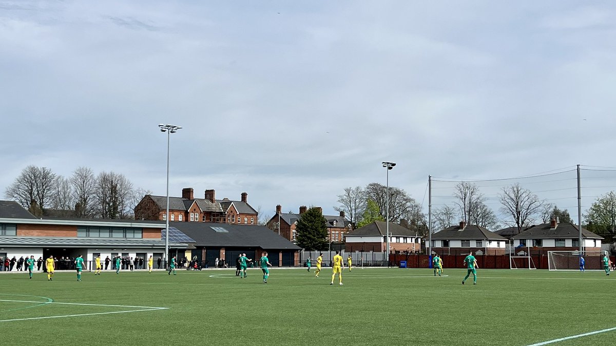 PaulVance63's tweet photo. Crumlin Star v Comber Rec - NADL - Premier Division - Cliftonville Playing Field, Cliftonville Road, Belfast… #CRUCOM #NAFL #WeAreCrumlinStar #Comber #ComberRec https://t.co/VJcVBAalya