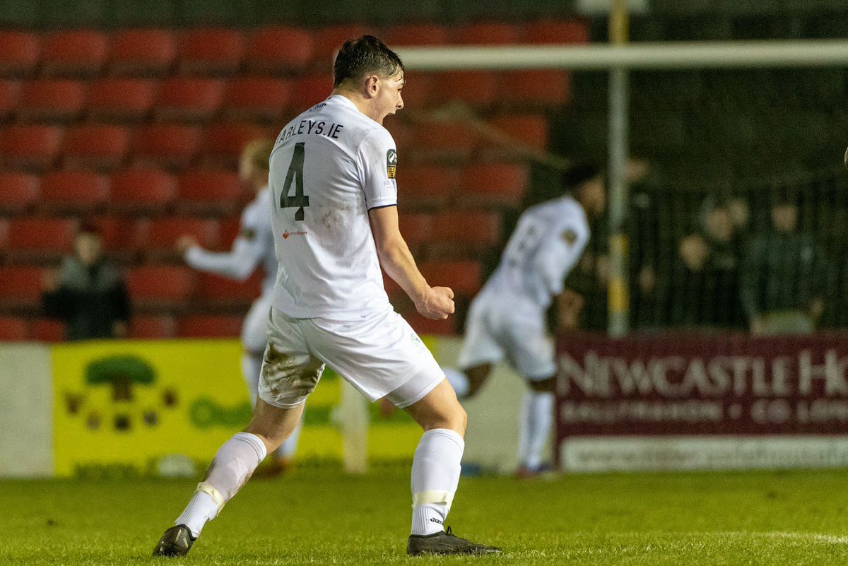 FinnHarpsFC's tweet photo. Happy Birthday to Harps defender Daithí McCallion who turns 18 today 🎉 🎂

#UTH🔵⚪️ https://t.co/hWUd04oEt5