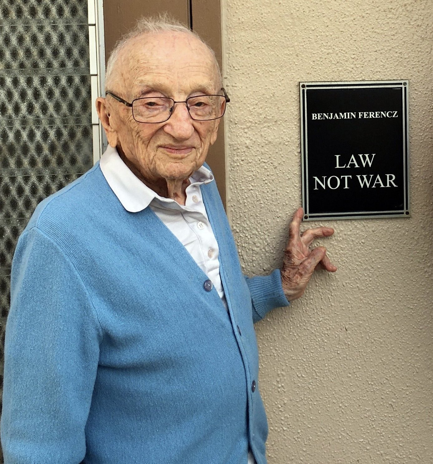 A murit Ben Ferencz, ultimul procuror al proceselor de după cel de-al II-lea Război Mondial. Foto: tw/@LiechtensteinUN