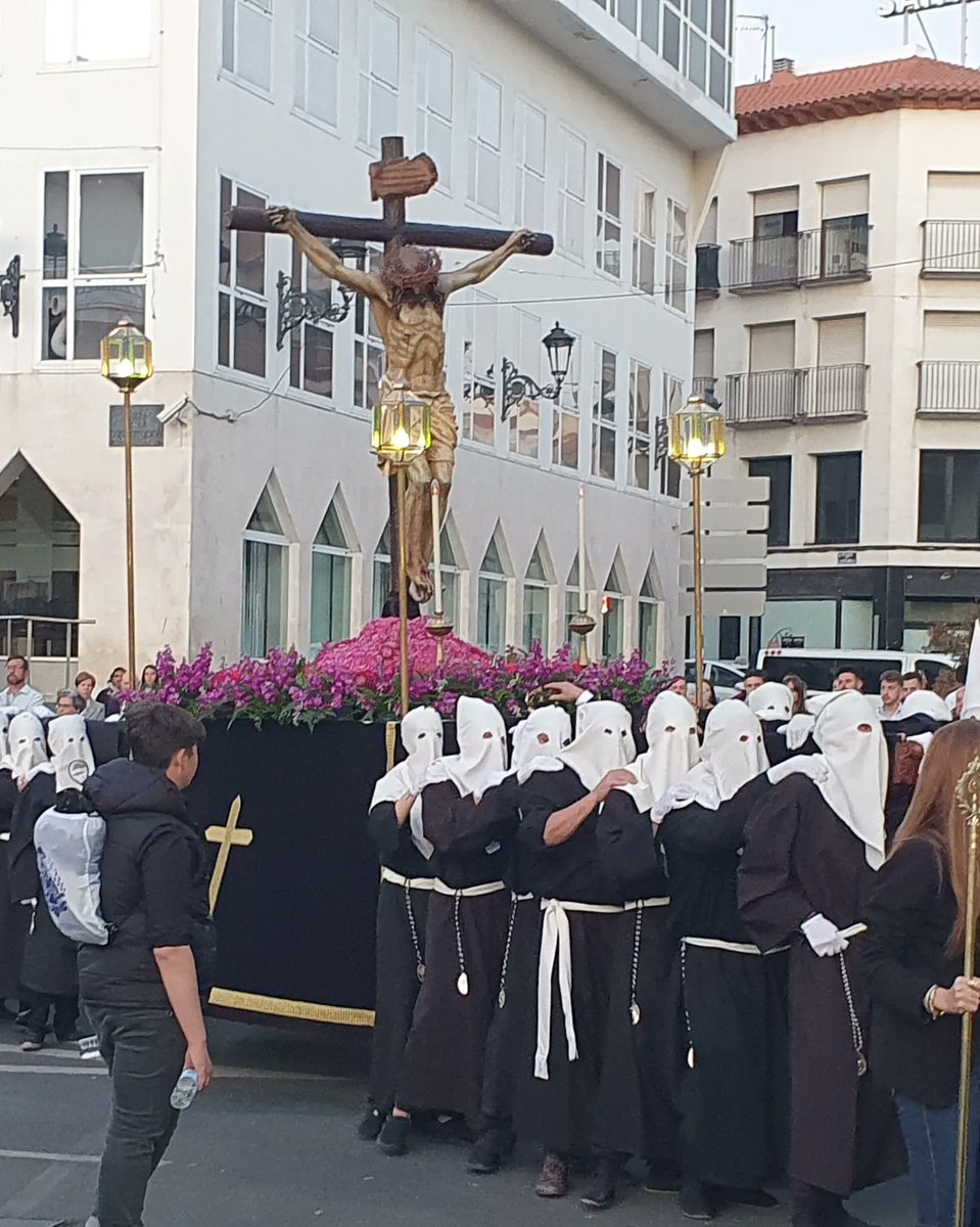 VoxArganda's tweet photo. Viernes Santo en #Arganda
Procesión del Silencio
#CuidaTusTradiciones
#CuidaArganda https://t.co/pktMsFoliS