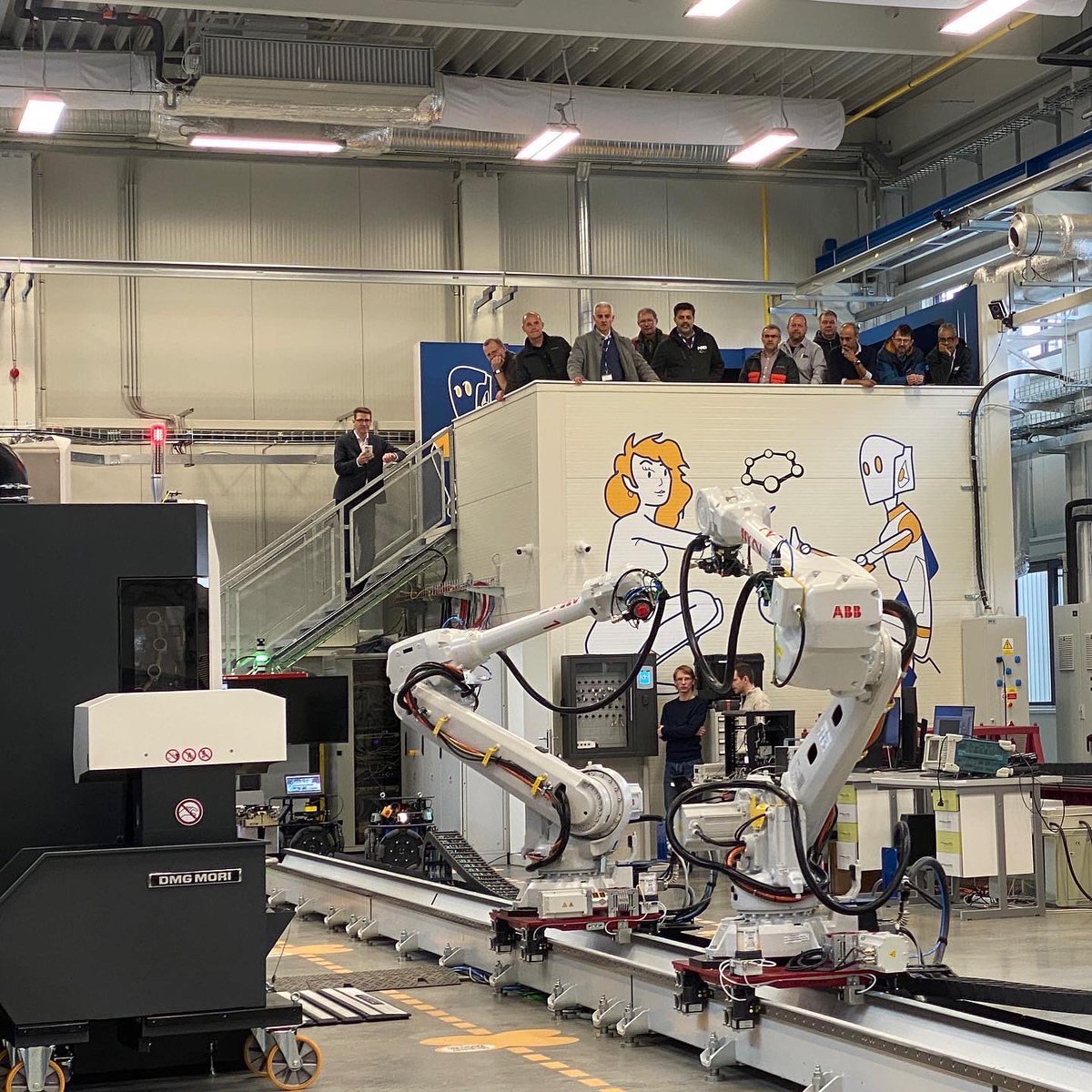 CEITEC_Brno's tweet photo. Last week, representatives of the @NXP (incl. Rafael Sotomayor - Vice President of the company) came to discuss the possibilities of cooperation and research activities at @CEITEC_Brno @VUTvBrne 🦾

#CEITECScience @RICAIP_EU #testbed #innovation #development #industry40 https://t.co/uhkE3E93OK