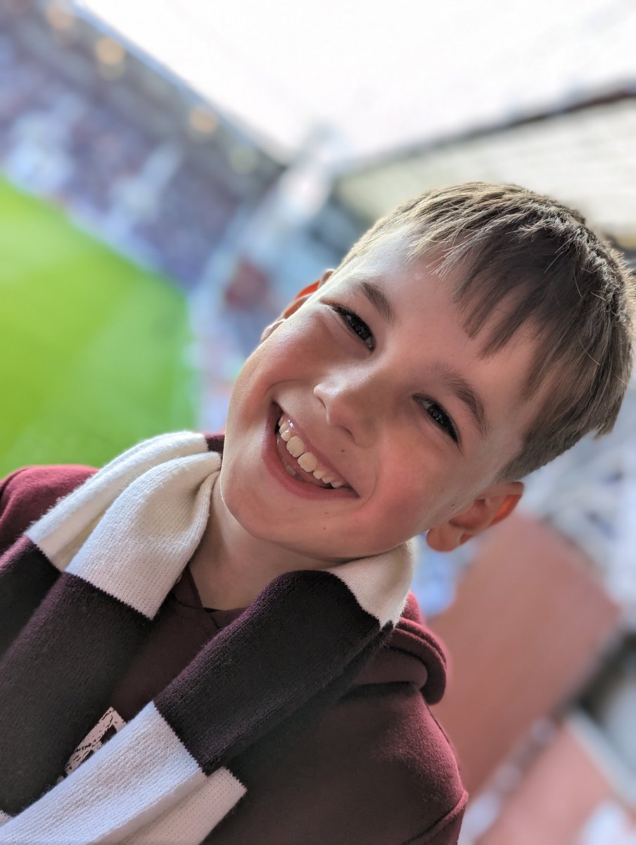 AllanDoak's tweet photo. Back in our seats with the lucky mascot, need a win!! @JamTarts #hearts. https://t.co/Gzk8KCtULF