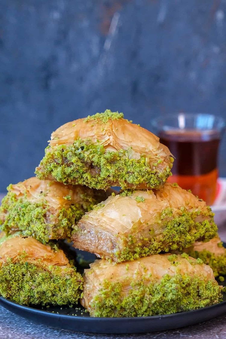 Sütlaç mı                      Baklava mı