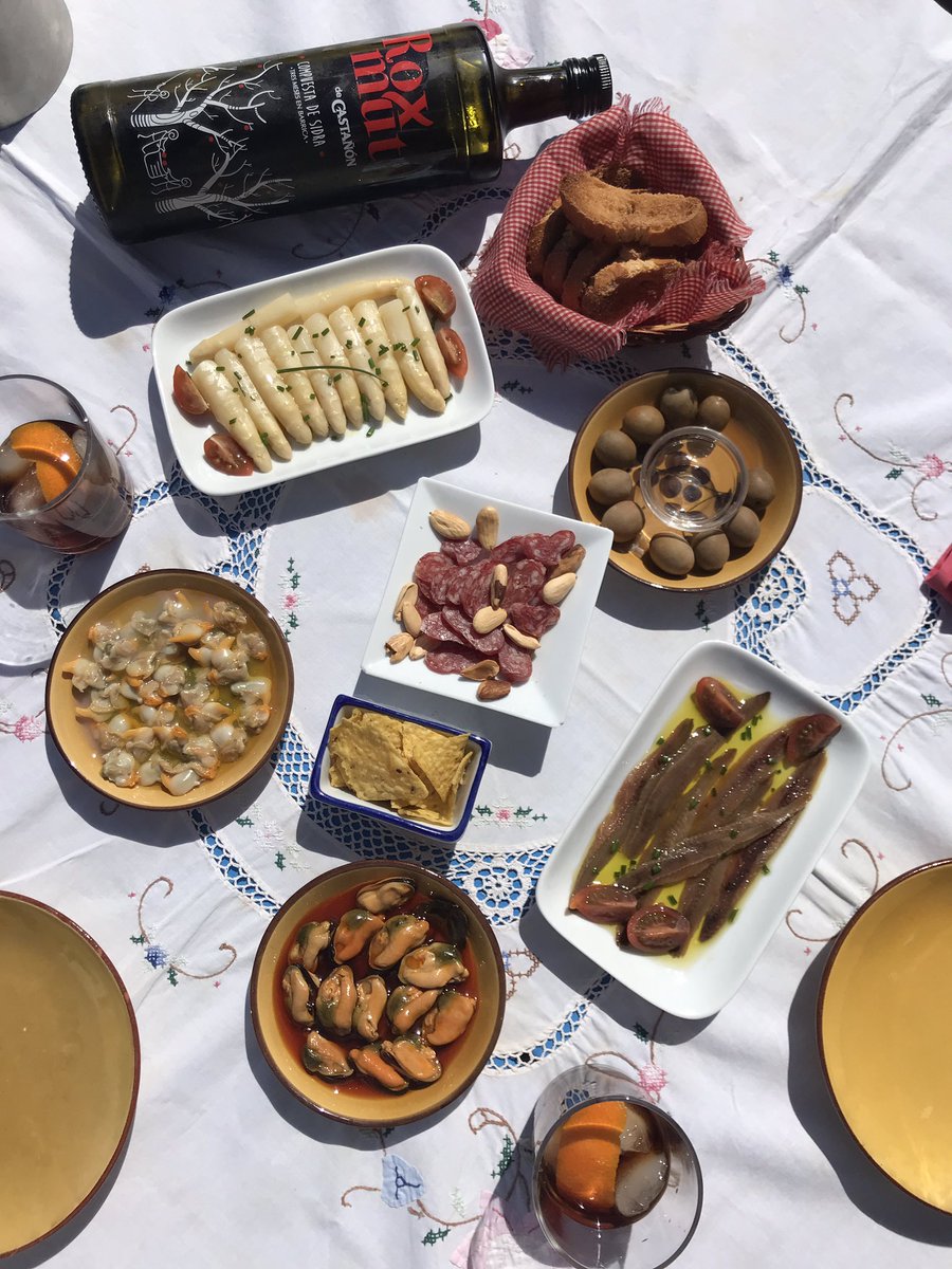 alacartemenus's tweet photo. Vermut sabatino al ☀️
Hoy no hay comida 😎
Mola la compuesta de sidra de @SIDRACASTANON 🥃😍 https://t.co/2JM8b6bSld