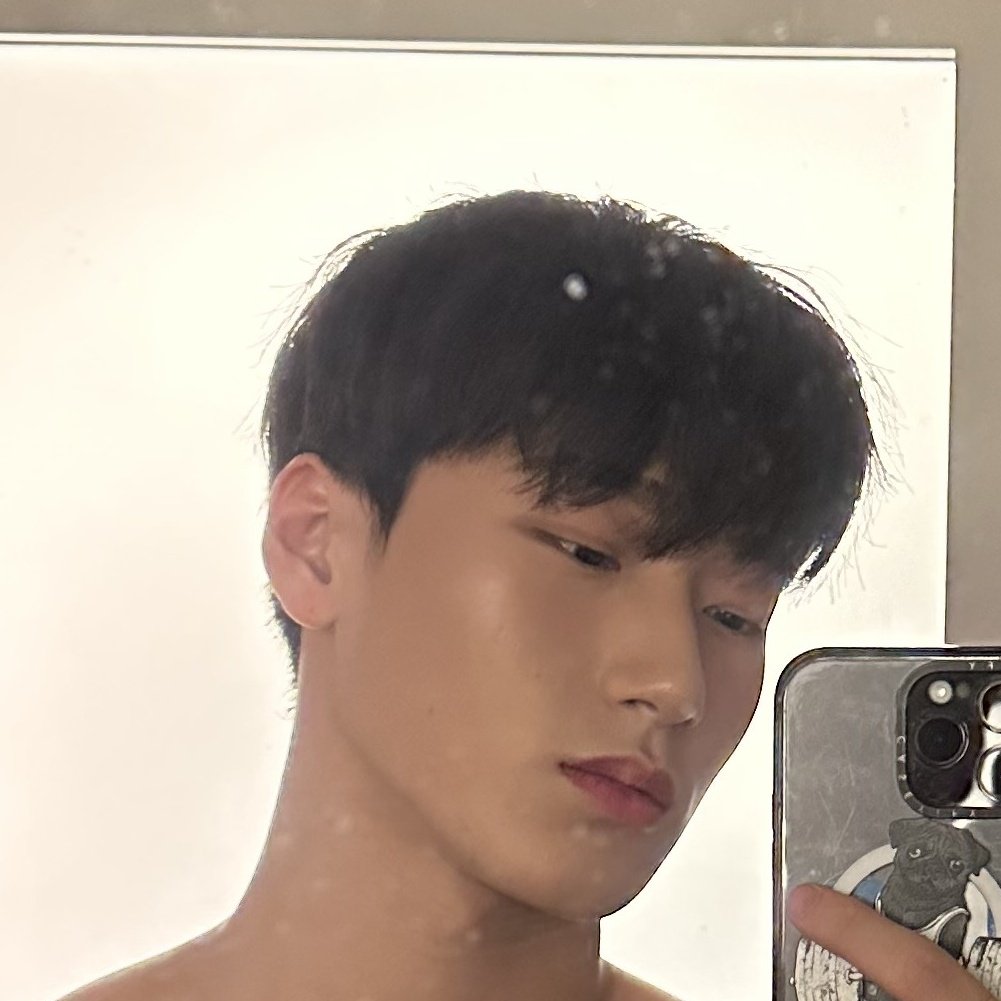 로썸 tweet media