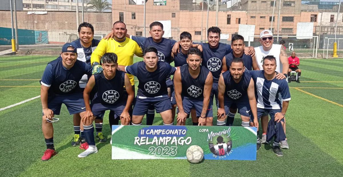 Eɴ ᴇʟ ᴇsᴛᴀᴅɪᴏ, ᴇɴ ʟᴀs ᴊᴜᴇʀɢᴀs, ᴇɴ ʟᴀs ᴘɪᴄʜᴀɴɢᴀs... ᴀ ᴅᴏɴᴅᴇ ᴠᴀʏᴀᴍᴏs, sᴏᴍᴏs ʟᴏs ᴍɪsᴍᴏs ᴅᴇ sɪᴇᴍᴘʀᴇ.

SOLOGRONES 🔵⚪️🔵