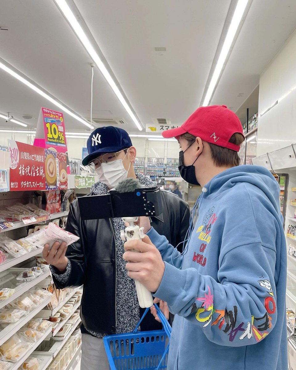 2pmalways's tweet photo. [2PM IG]
Japanese vlog of the three puppies who had the hardest time keeping quiet 🇯🇵 | Laughter, visual, cuteness, cheekbones lifting guaranteed😆

#Last #MingPuppy #UnreleasedFootage
#WeekendGift #ForHottest #🩷❤️💙
https://t.co/9TqpIDbSSQ https://t.co/eXESs6CY2Z