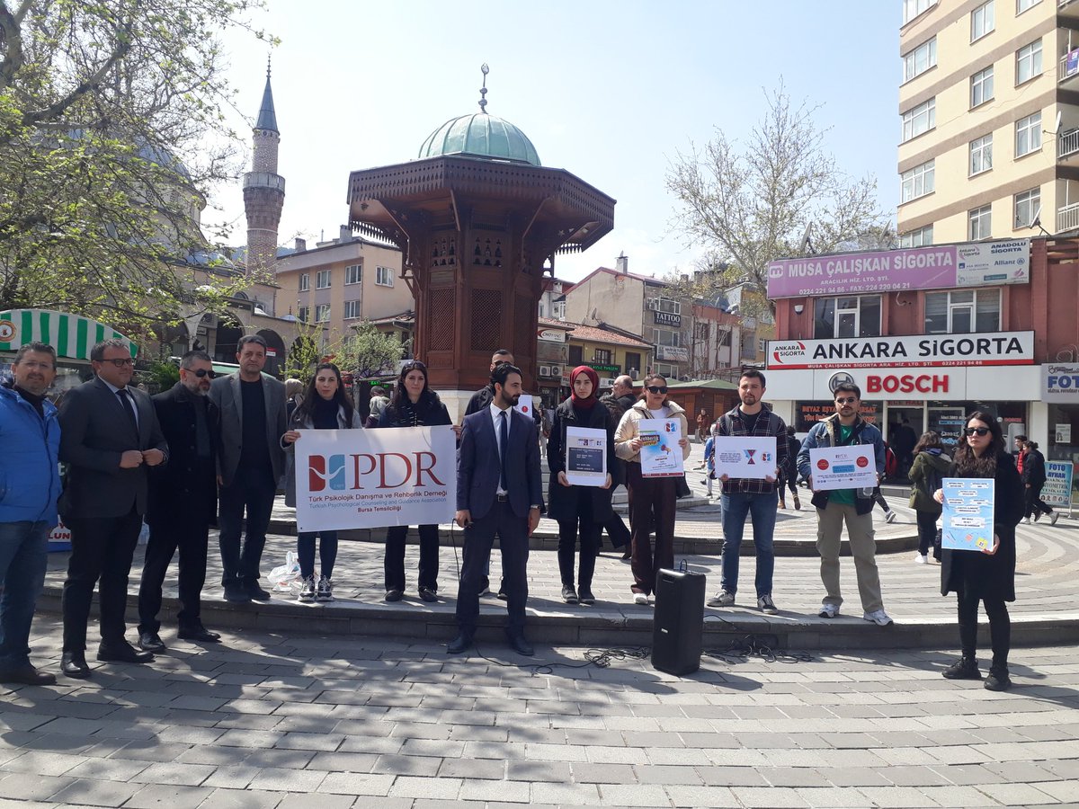 Mahmut__ozay's tweet photo. 🔺Psikolojik Danışman ve Rehberlik normunun güncellenmesi ve ek atama için birçok ilde basın açıklaması yapıldı. Öğretmenler
#PDRmeydandaNormNerde diyerek seslerini duyurmaya çalışıyorlar. https://t.co/sZoN5EkRcQ