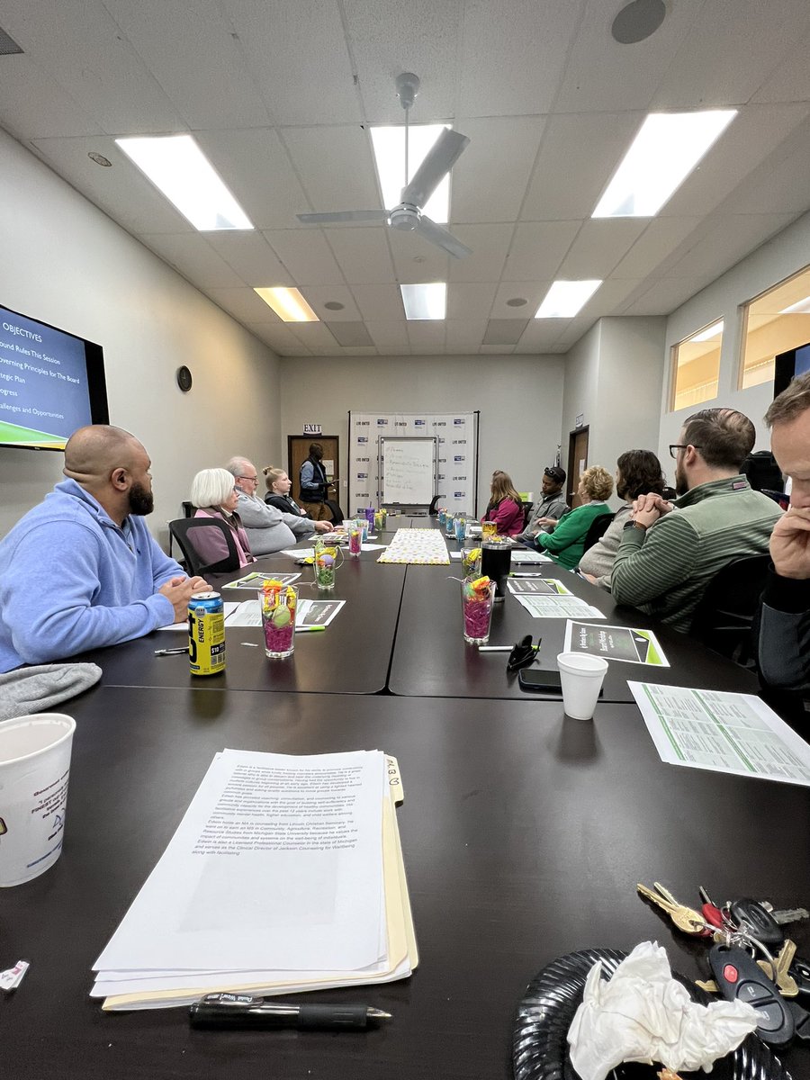 Tony Hollow tweet media