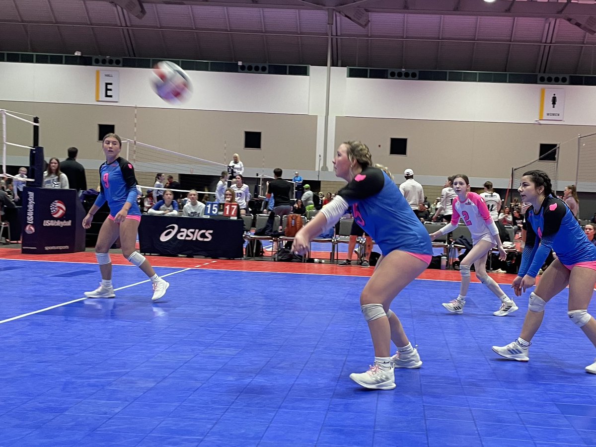 KariCooley's tweet photo. Spirit 15-1 Black started the morning strong with a win Vs South Central NE 15 Red: 25-19, 25-15

#showmequalifier #spiritvbc #ovr #ohiovalleyregion #jovolleyball @Spirit_VBC https://t.co/xrcHzVWgrJ