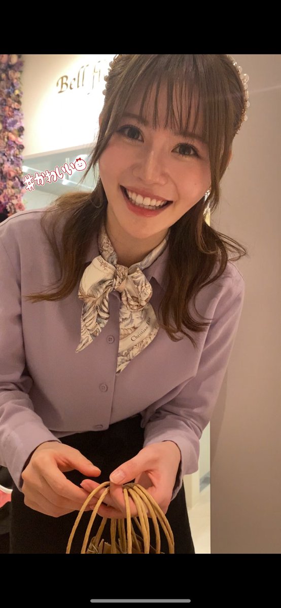 _24hidol's tweet photo. #こみはるカフェ  #cafebellflower 楽しかった🧏‍♀️💓こみちゃんと久しぶりにお話できて手が震えすぎて写真上手くとれないからお願いしたら優しくいいよ！っていってくれて本当どこまでも優しかった😭💐 こみちゃんが素敵な人だから本当ファンも優しい人ばかり！最強のアイドルだと思いました😳 https://t.co/K0NSTohwZw