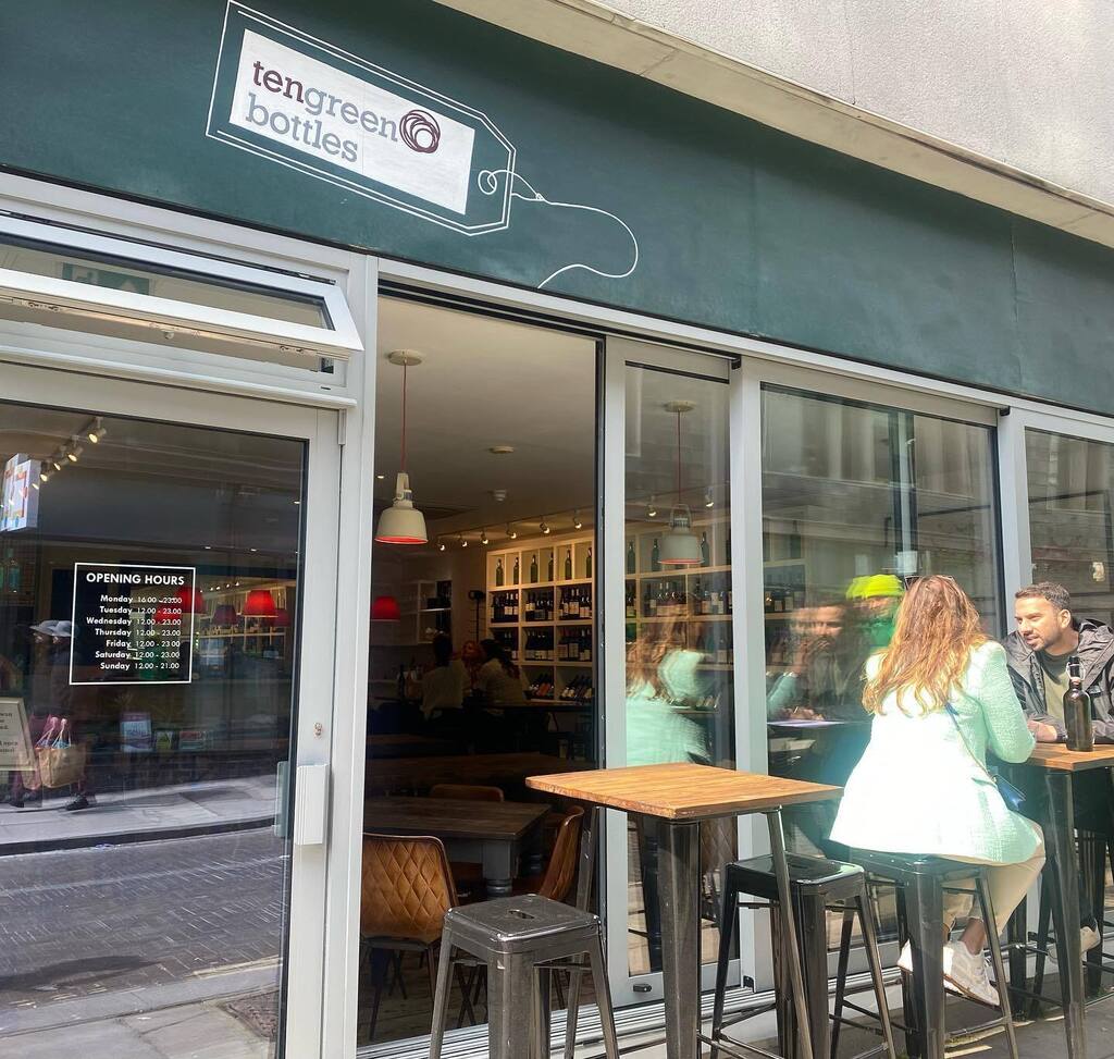 Drink wine this Easter - it’s what Jesus would do🍷
We’re open 12-11pm on Sunday and 1-9pm on Monday for all your bank holiday festivities 🐣

#brighton #easter #bankholiday #wine #drink instagr.am/p/CqxuZDSomc4/