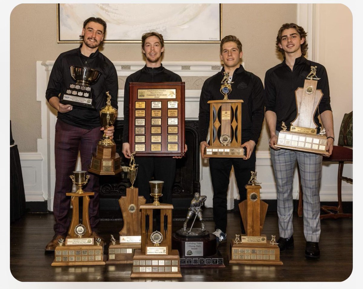 2022/2023 Team MVP and 2022/2023 Play of the Year awards.  So proud of what you accomplished in such a short period of time @JakobRobillard @IslandersHKY @Andy_Scott15