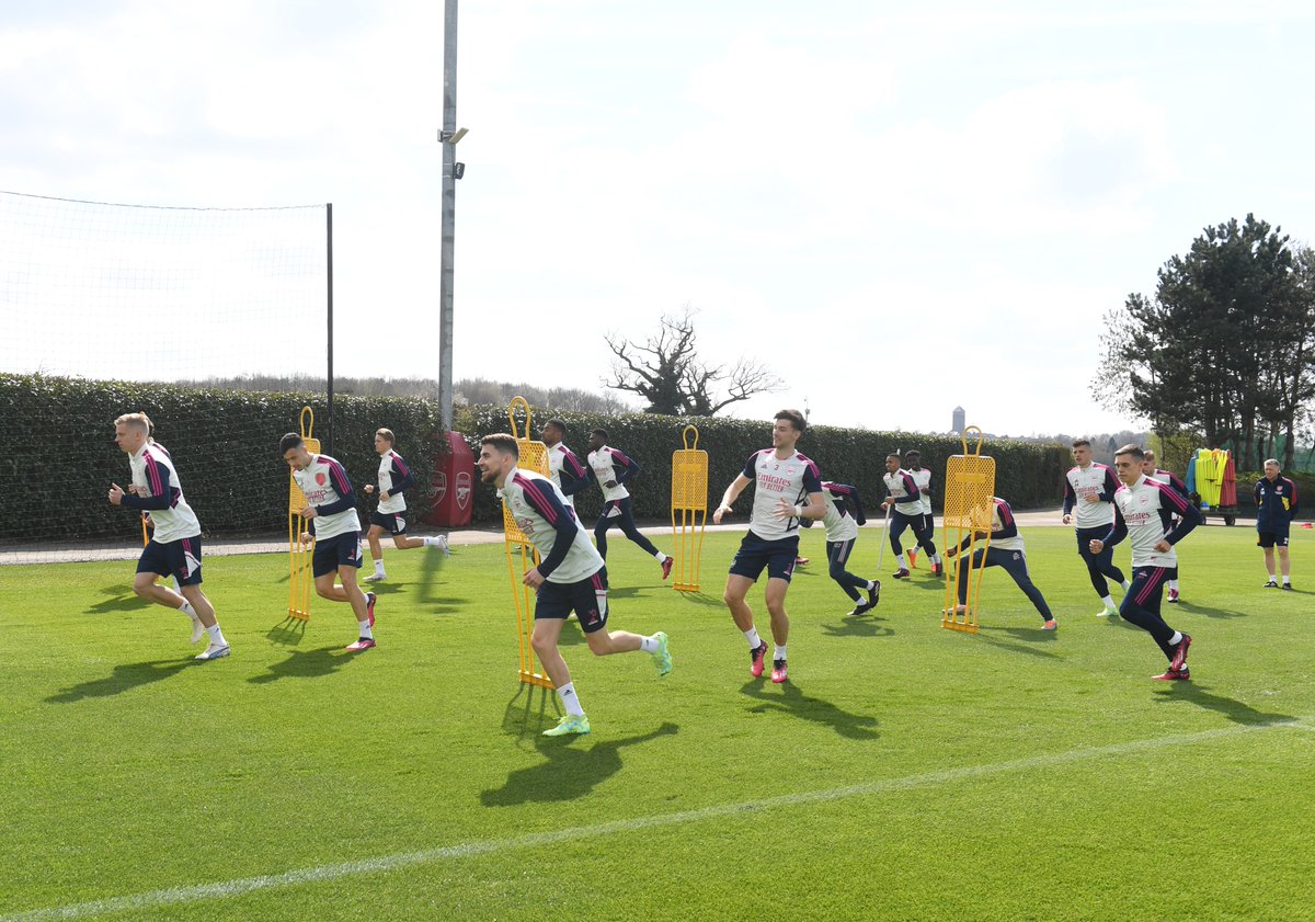 Arsenal's tweet photo. Saturday sessions 💪

📍 London Colney https://t.co/g8IiWvrd0p