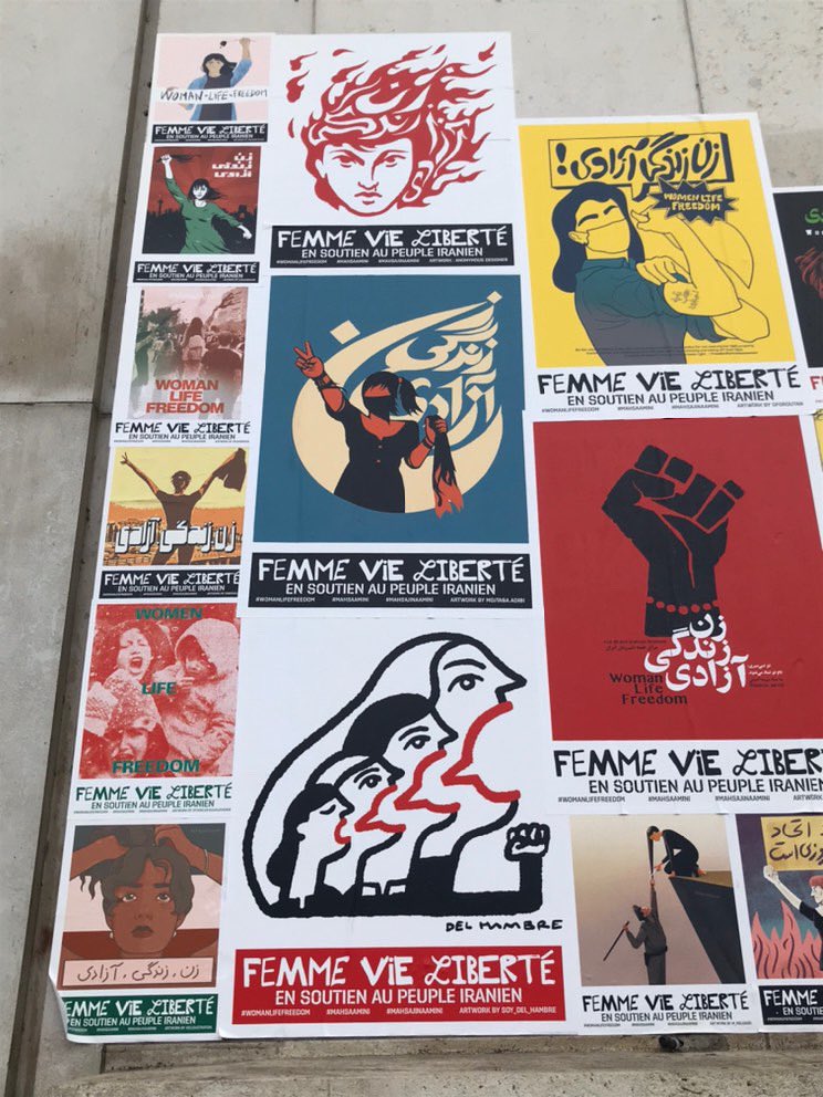 PinkMagItalia's tweet photo. A sostegno delle donne iraniane e del loro coraggio Parigi dedica una mostra al @PalaisdeTokyo per non dimenticare. Le foto sono della nostra Lili Déchinista che le ha scattate per noi.

#viefemmesliberté #vitadonnalibertà #lifewomenfreedom https://t.co/gzjBhZd4LI