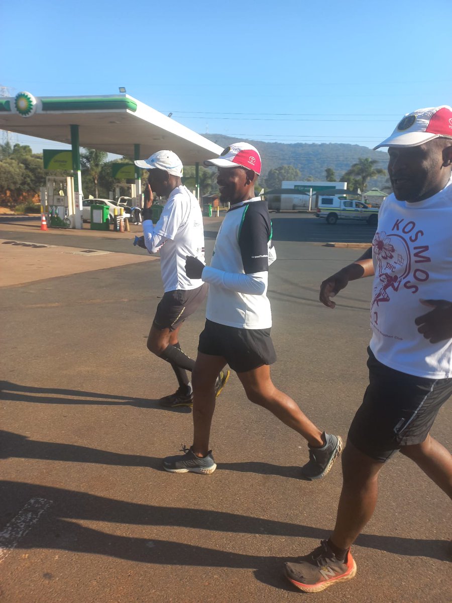 onthaza's tweet photo. Team R55, good Friday long run.
#RemaPheli
#Thelinduku
#Tshwanereatshela
#Holdon https://t.co/yF9Z9MzF46
