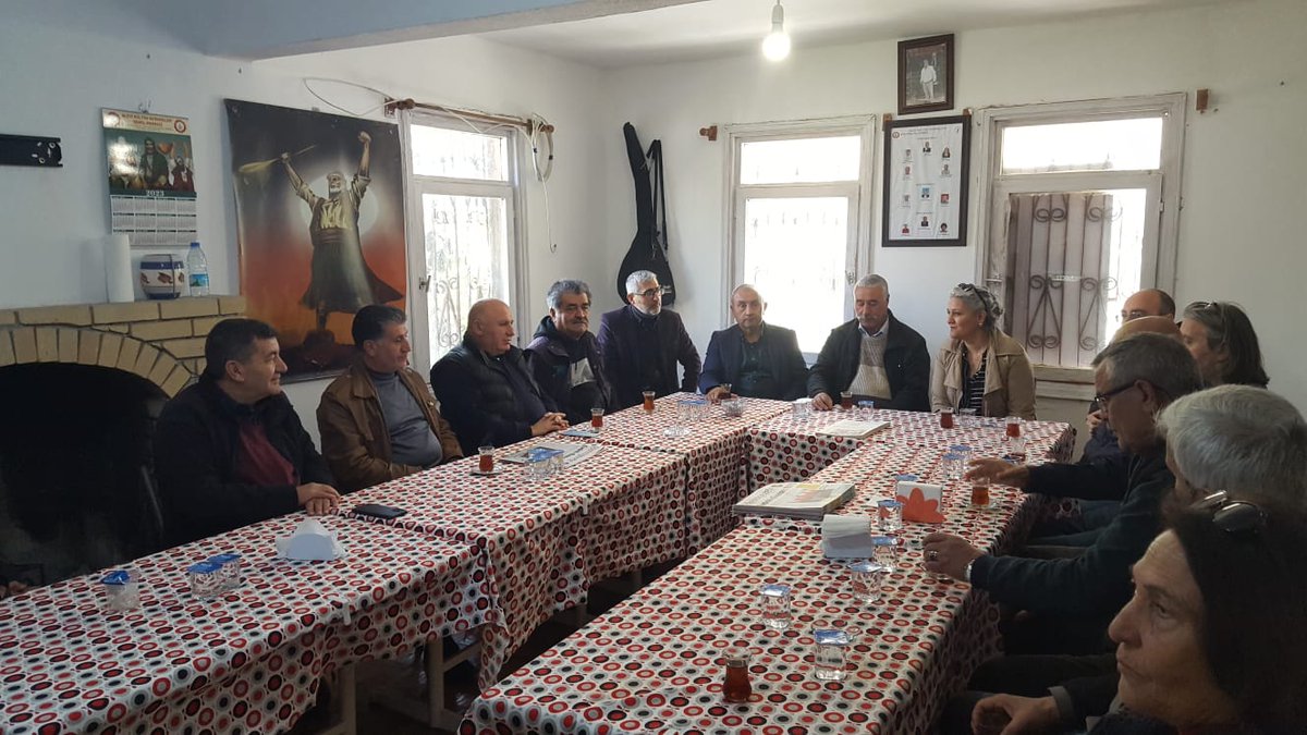 Çanakkale milletvekili adayımız Nevin Aslan <a href="/NAslan90731175/">Nevin Aslan ☭</a> ile birlikte Alevi Kültür Dernekleri Küçükkuyu şubesini ziyaret ettik.
Bu ülkede laikliği yeniden kuracağız; eşit yurttaşlık hakkımızı kazanacağız.