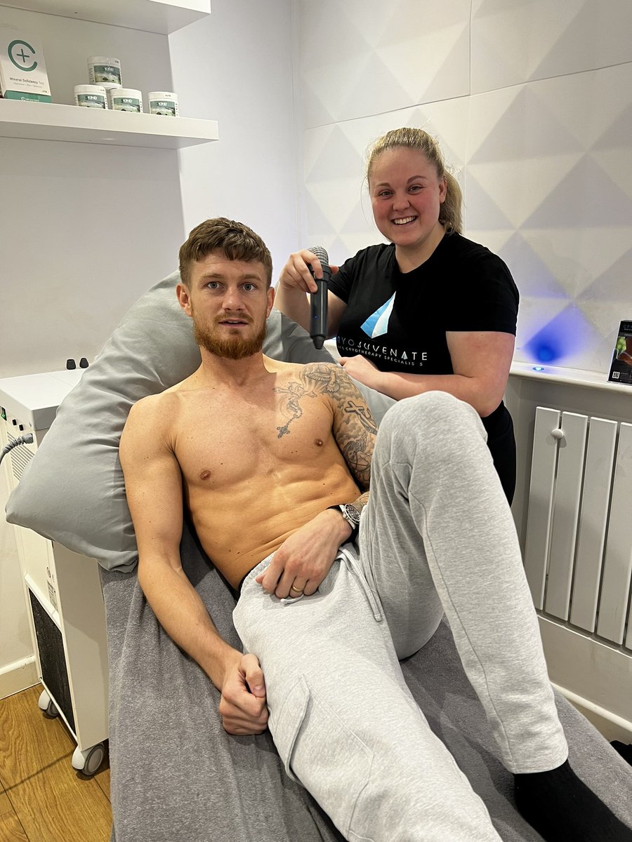 CryojuvenateUK's tweet photo. @archiesharp95 taking #localcryotherapy to soothe those achy muscles 🥊🥊 Good luck ⚡️for your come back fight at York Hall on 14th April!  Who’s going to be there?? 💥 
#cryojuvenate #cryotherapybenefits https://t.co/UyLCYEJcrM