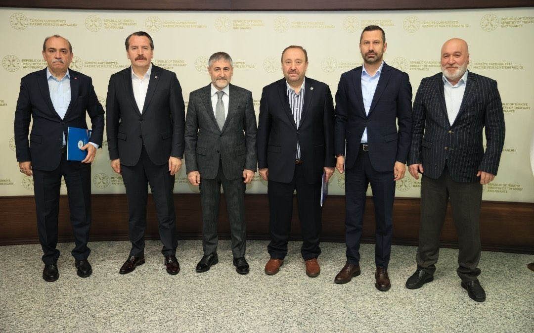 Yalandan ek zam istiyoruz diye dolaniyorlar baştan yüzde 30 u kabul etmeseydiniz böyle olmazdik  #MemurunMaaşıPulaDöndü