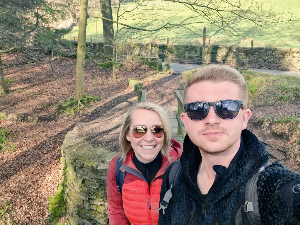 VickiA999's tweet photo. Today was a good day, gorgeous weather 🌞, lunch with a view 🥪 and a pint to finish 🍻.....now a nap before night shift😴📞🔥🚒🚒🚒 #shutlingsloe #3peakstraining @TomWB03 https://t.co/a27cHTlZVV
