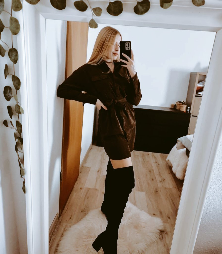 🔄‼️ RT-GAME ‼️🔄

1/1/1
🙇‍♂️ 2️⃣ 📝
💆‍♀️ 3️⃣ 📝
20 Minuten! ⏩️ 🕒

Der Sklave @mattisp23 traut sich ein kleines RT-Game mit mir! ❤️‍🔥

Sorgt dafür, dass es sich auch lohnt 🔥

zahlsklave findom geldherrin geldsklave