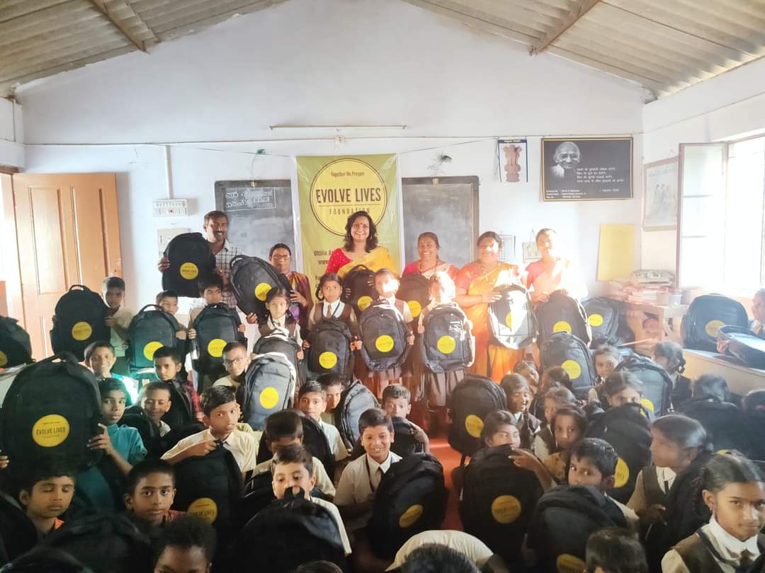 OttilieAnban's tweet photo. #EvolveLivesFoundation distributes School bags to #underprivilegedchildren
#Vidyanidhi #EmpoweringGovernmentSchools
Join #EvolveLivesFoundation,
#DDCLICS & #DepartmentofPublicInstructions as we ensure every child recieves the required knowledge,skills,opportunities & guidance https://t.co/iDxPaqJ0Ll