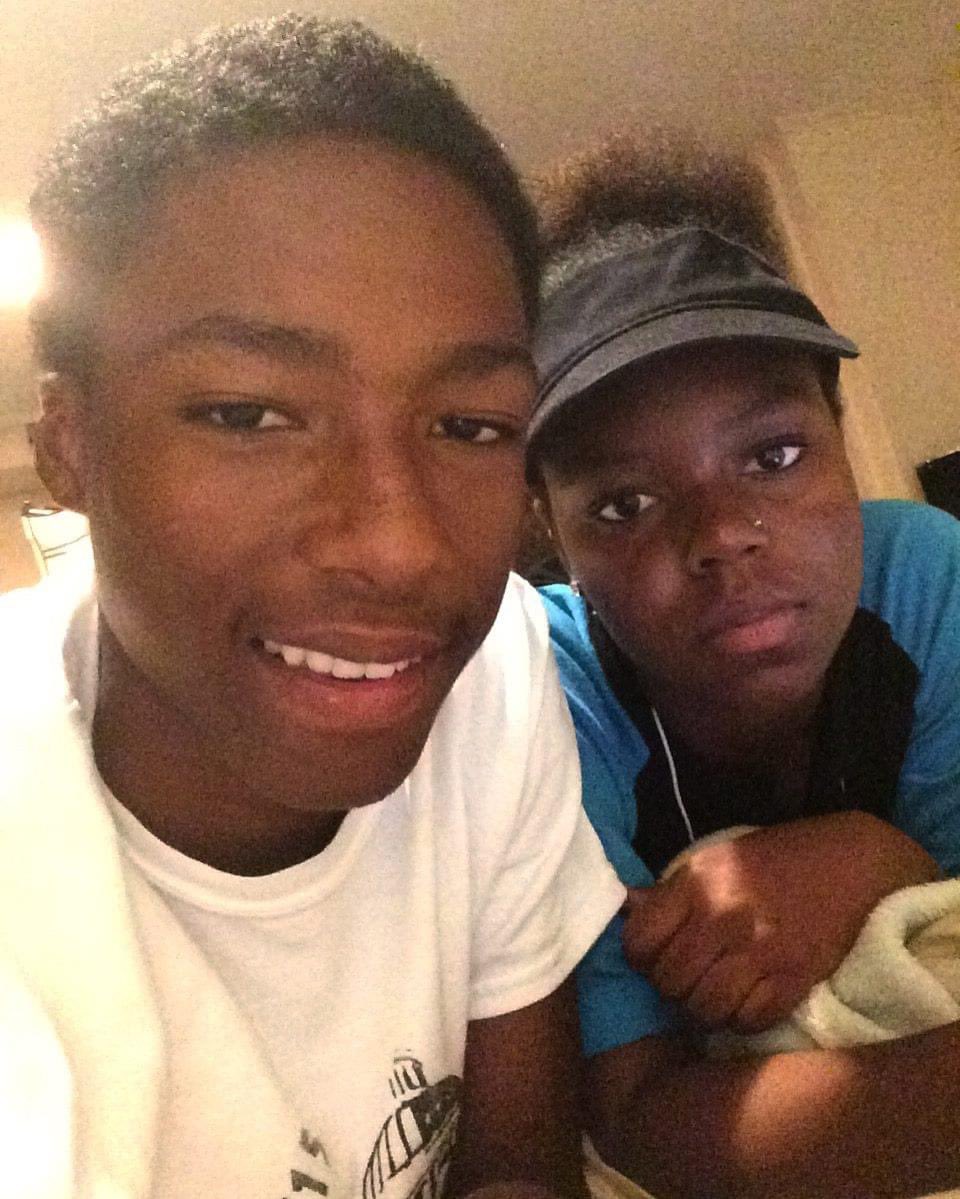 cmcKiteE's tweet photo. They Den Shipped My Baby sister out JESSUP SUM SMALL TO A GIANT CRAZY PART IS HER ND MY BIG CUZZ FINALLY GET TO MEET AS ADULTS I BEEN MISSING YOU SINCE 2014 now I gotta c both y’all out there 🫶🏾⚔️🪬⛓️🏞️#ONLYSTRONGSURVIVE https://t.co/WNXbfLxkrz