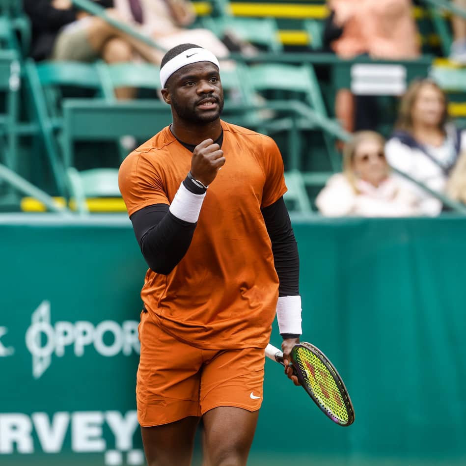 Frances Tiafoe moved into the Houston quarterfinals with a 6-2, 6-4 win over Steve Johnson in his first match of the day #CitiOpen | #Tennis