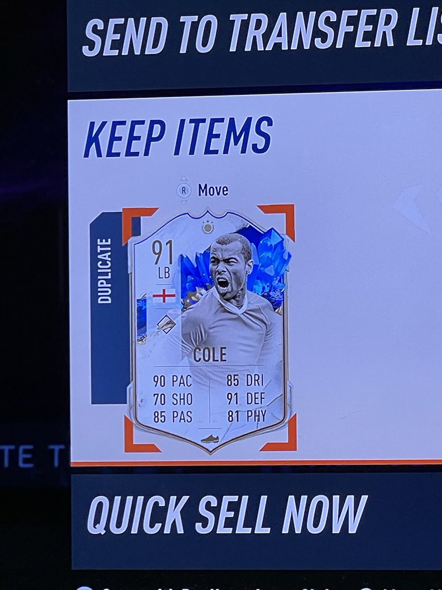 CryptoBeatex's tweet photo. @FIFA22_INFO 121 cards in total, only 2 possible dupes… I wanna die https://t.co/zM3wPF5qFd
