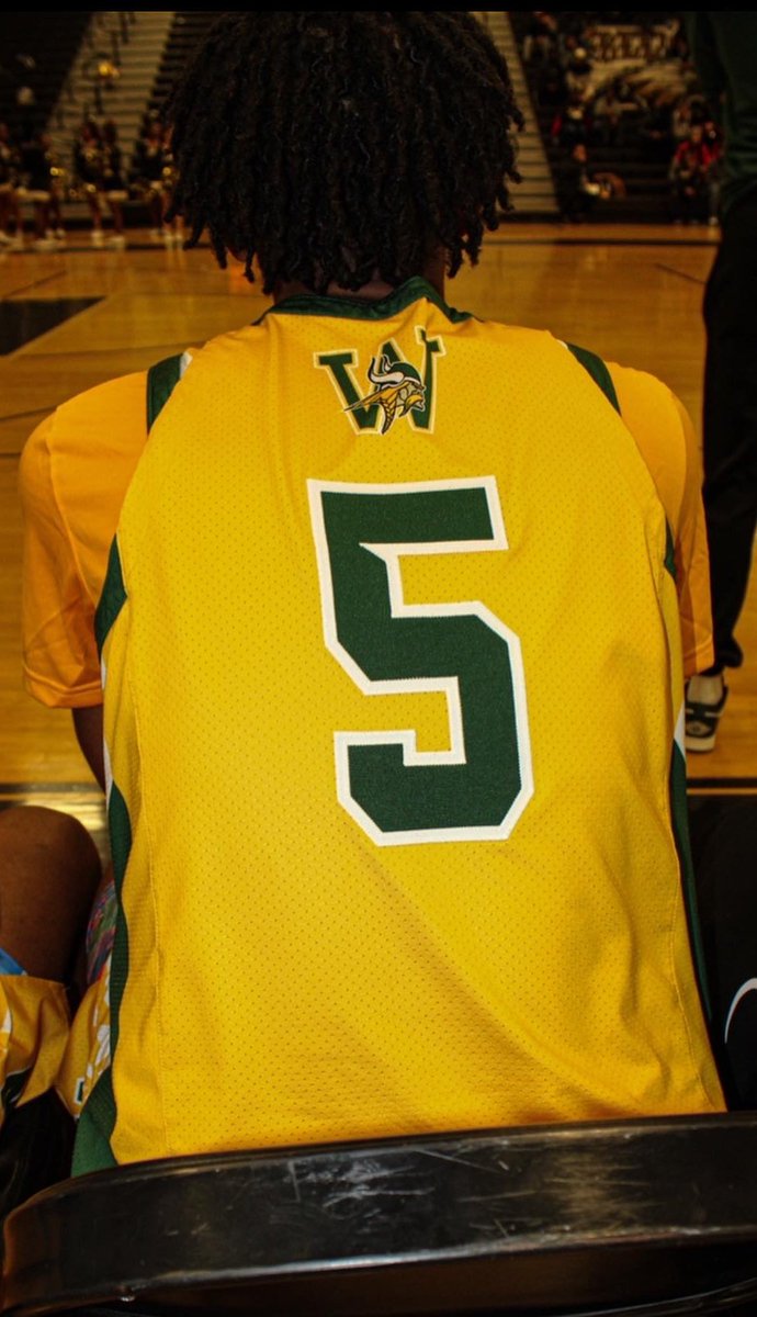 junior szn highlight tape‼️

hudl.com/v/2KprQt