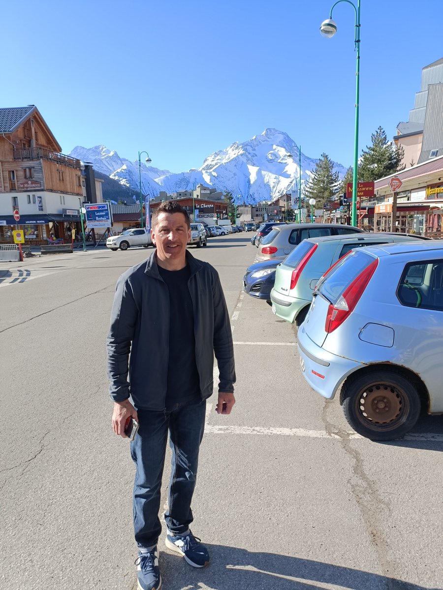 HymersSport's tweet photo. A huge thank you to Mr Cook for all of his work in organising the 2023 Les Deux Alpes Ski Trip. 
He works tirelessly to ensure that each and every student has a fantastic time.

2024 Le Grand Massif.

#Hymersskiteam. https://t.co/XBmSXYcDAt