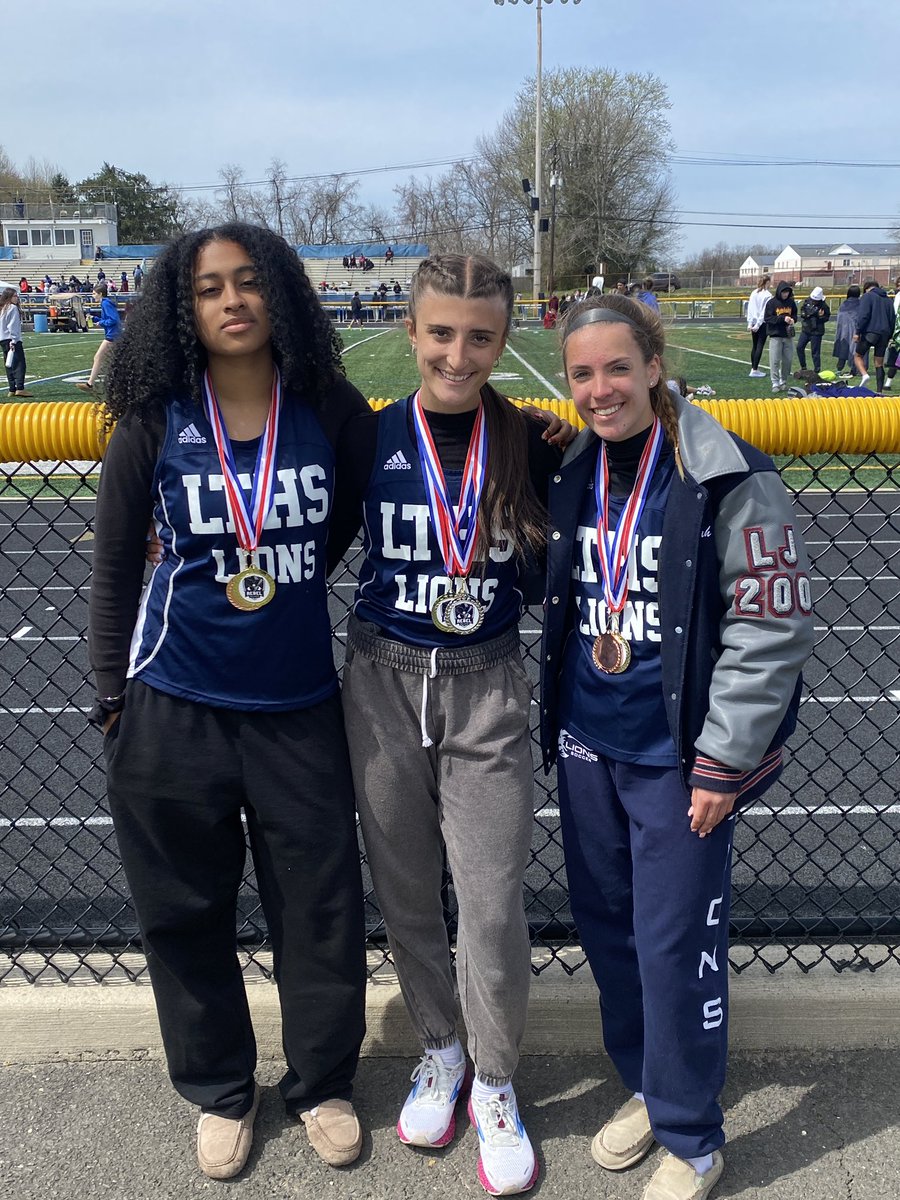 Lacey Track tweet media