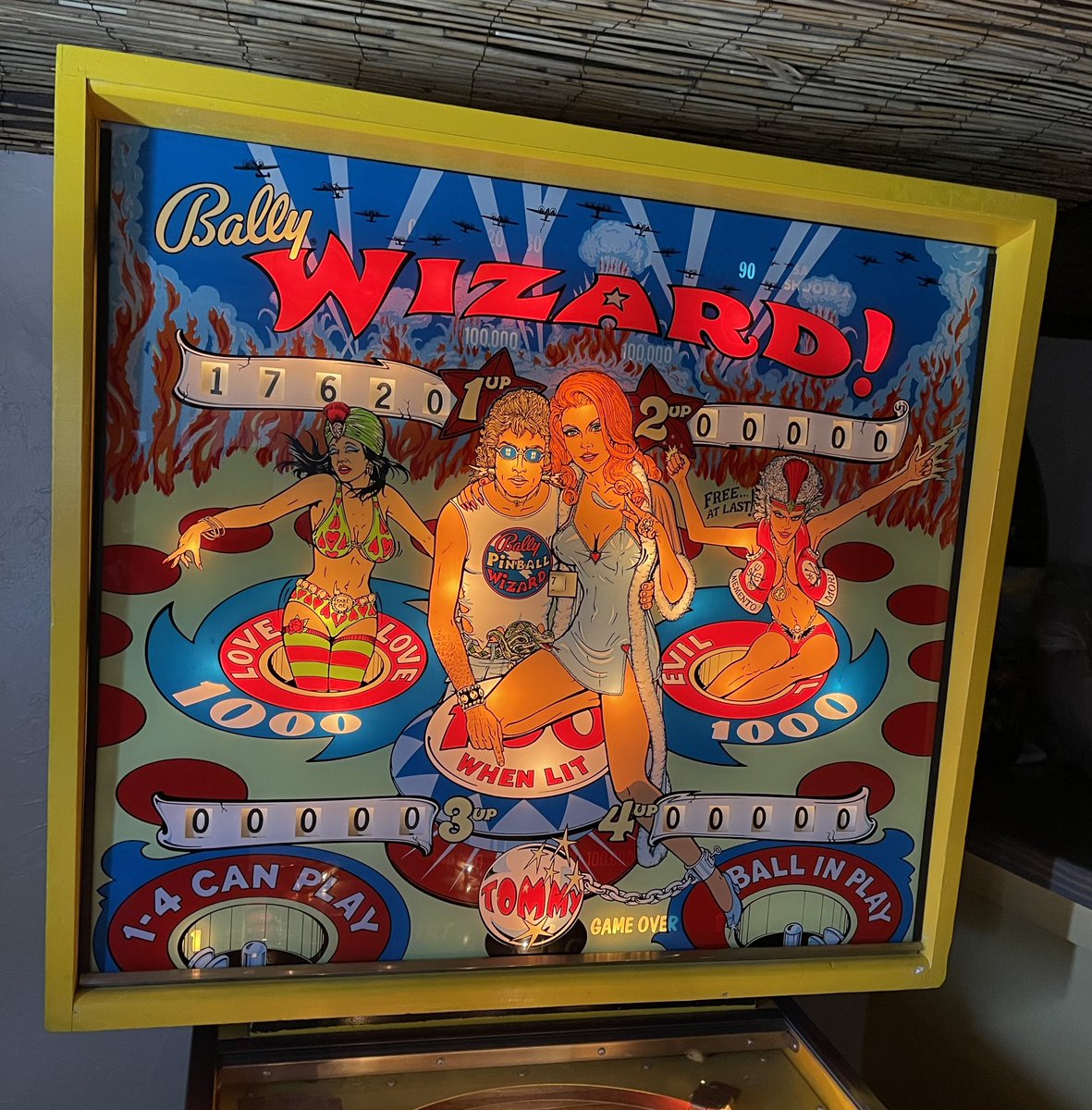 SilverBallerWiz's tweet image. Look how clean this beauty is!! Yes it’s mine and NO it’s not for sale!!! 

@SilverBallerWiz #PinballCollector #PinballWorld #PinWiz #Pinball