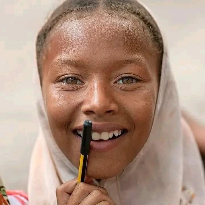 Africax5.tv on Twitter "Meet a Young Kenyan girl with golden eyes. She