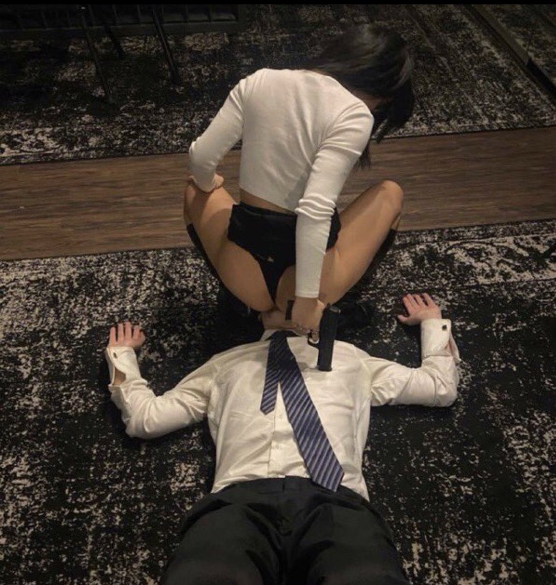 HanimDul's tweet photo. not at gunpoint🤪 https://t.co/PamPbrXVYC