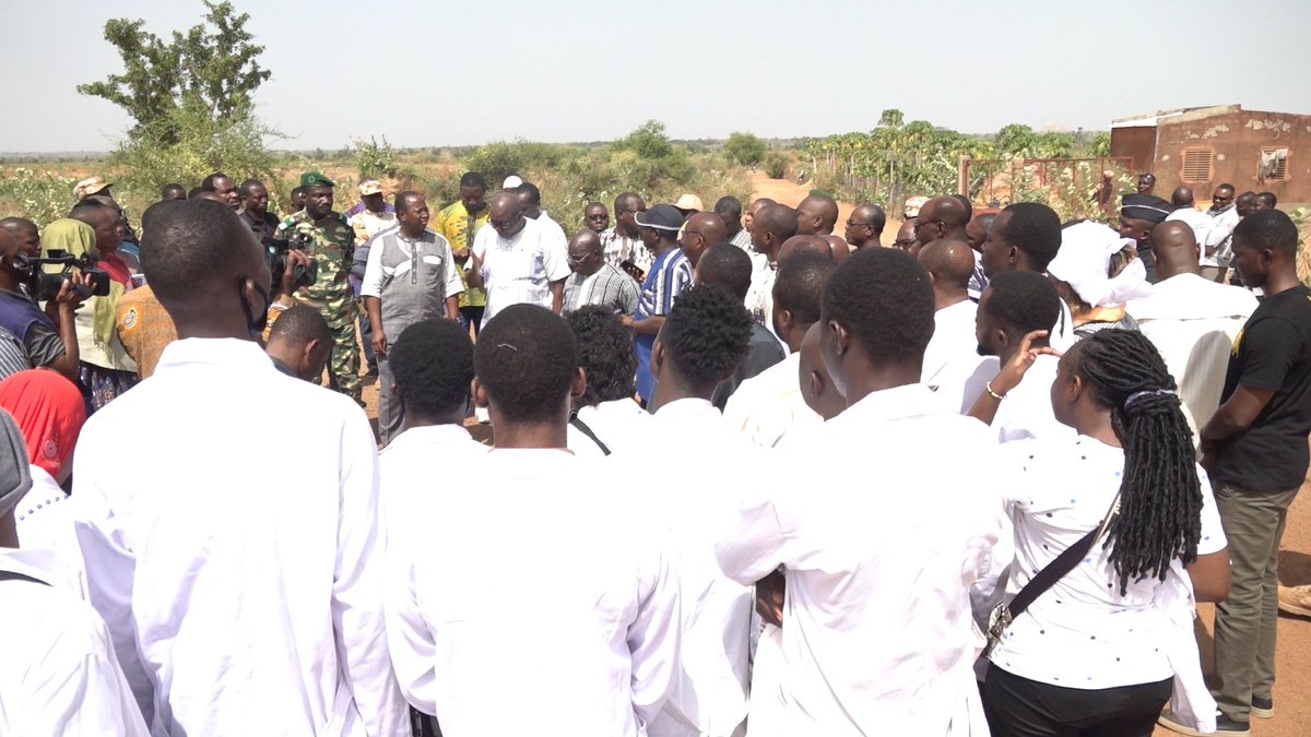 sigbf's tweet photo. Une délégation gouvernementale visite les sites d’incubation de l’#ANVAR à #Bagré
Suivez 👇👇👇
https://t.co/142ZCaLY4C
#Com_Gouv_BF
#SIGBurkina
#BurkinaFaso https://t.co/eCASyGom3a