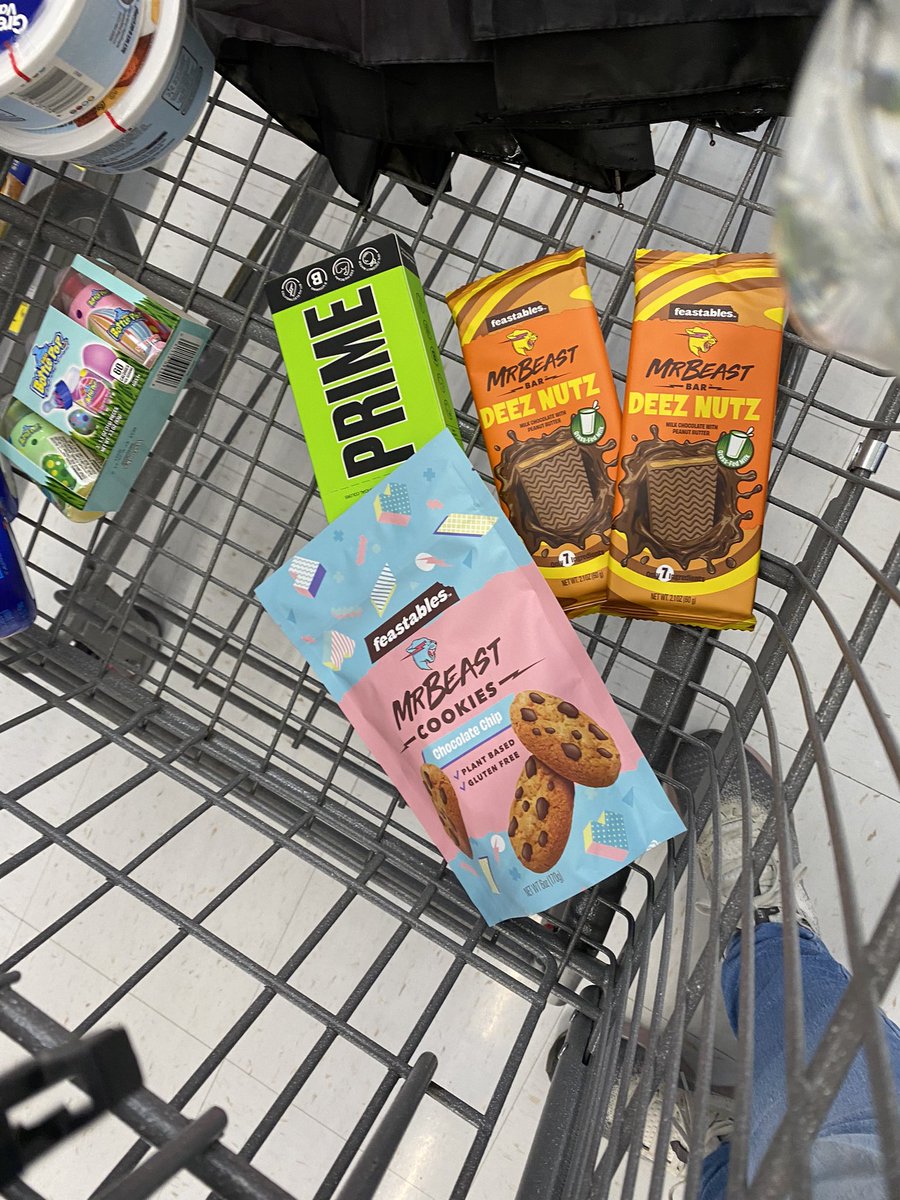 AmberP2433's tweet photo. Super excited I found these treats for my 12 YO Easter basket, @PrimeHydrate and @MrBeast I can’t wait to see his reaction to these candy bars 🤣 #boyhumor https://t.co/A6ATkLgLip
