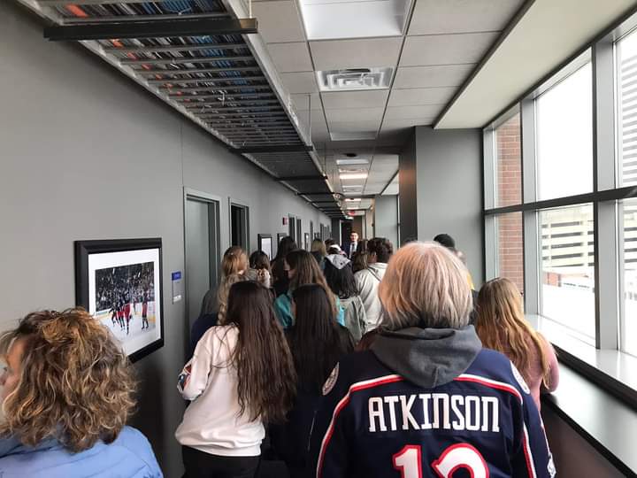 warriecoods's tweet image. The thing that I love about the #CBJ is how accessible everyone is. Many people are surprised when I tell them that I've met many CBJ players, broadcasters, and arena staff and explored most of NWA. In my opinion, the CBJ has the best fan experience around ♥️🏒
#5thlinethanks