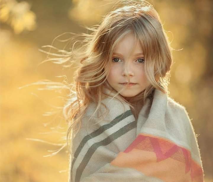 علمتنى الحياة وما نحن سوى أرواح عابره نسير في متاهات القدر نسأل انفسنا هل ظلمنا الزمن بما يكفي لننعزل عن الجميع أم خذلنا الكل ولم نعد نثق بأحد   الحياة صعبه عندما تكشف أقنعة الناس    نحن نتغير  تغيرنا الكلمات  المواقف . الأيام .نحن مجرد ردة فعل لكل مايحدث لنا في هذه الحياة .