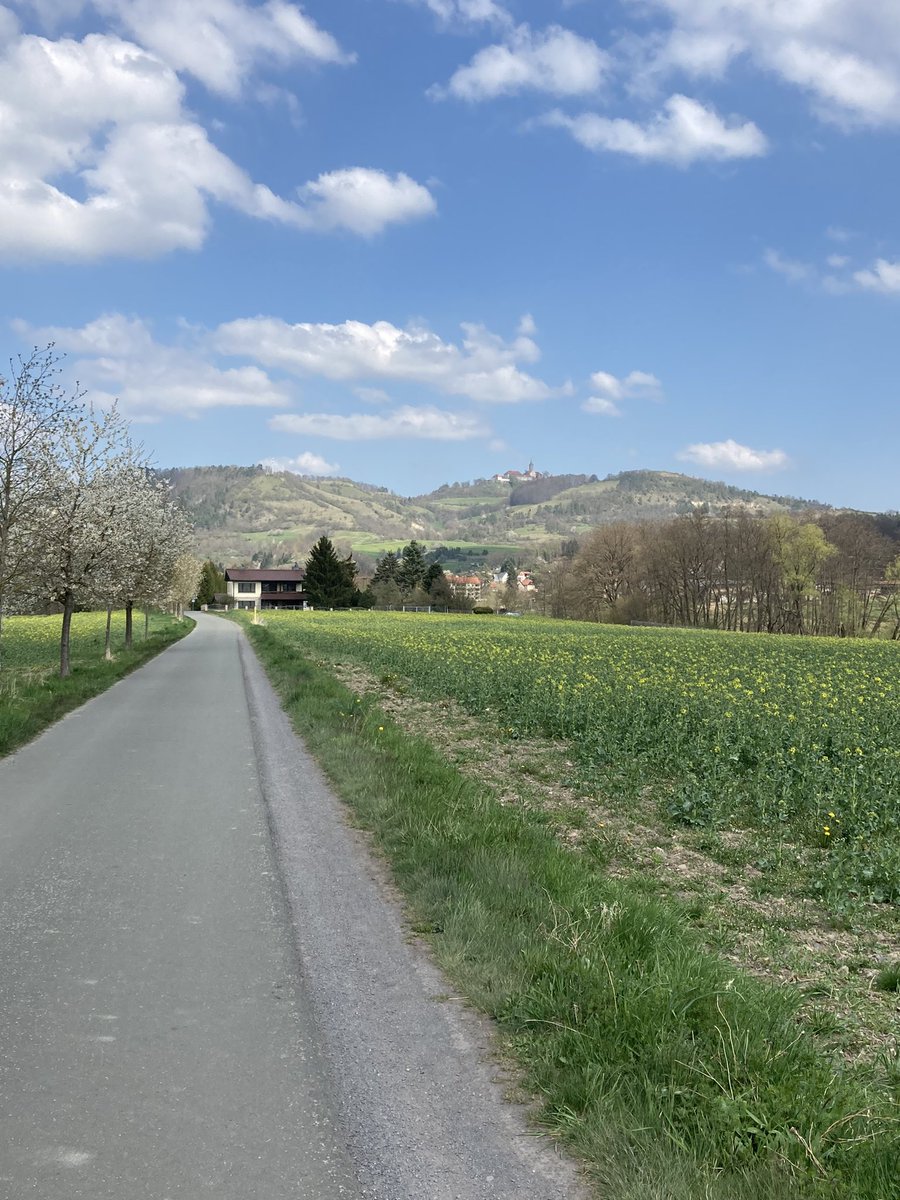 olaferfurt's tweet photo. @Michael_Jahn_GB @Glonntaler @steinhoff_uwe Ich ahnte es, #Anklam, von der #Peene Mündung an die #Saale Quelle - aber trotzdem #Kahla! Schon weil die Stadt so nett ist https://t.co/QceOkyXI8m