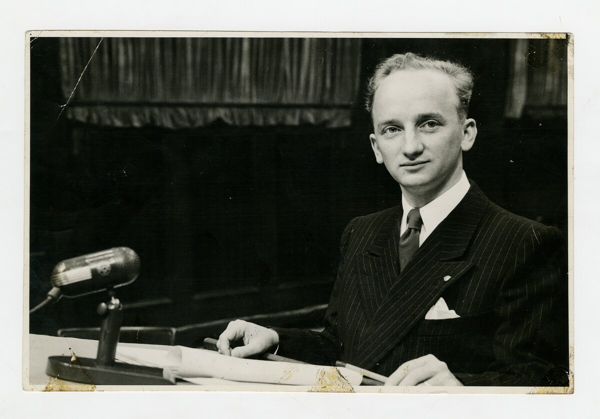 A murit Ben Ferencz, ultimul procuror al proceselor de după cel de-al II-lea Război Mondial. Foto: Tw/@AnnieJacobsen