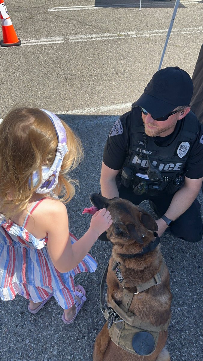 TPDMentalHealth's tweet photo. Such a good time at Public Safety Day! Looking forward to making this an annual tradition. @cityoftucson @Tucson_Police @TucsonFireDept https://t.co/6PPgprTtZD