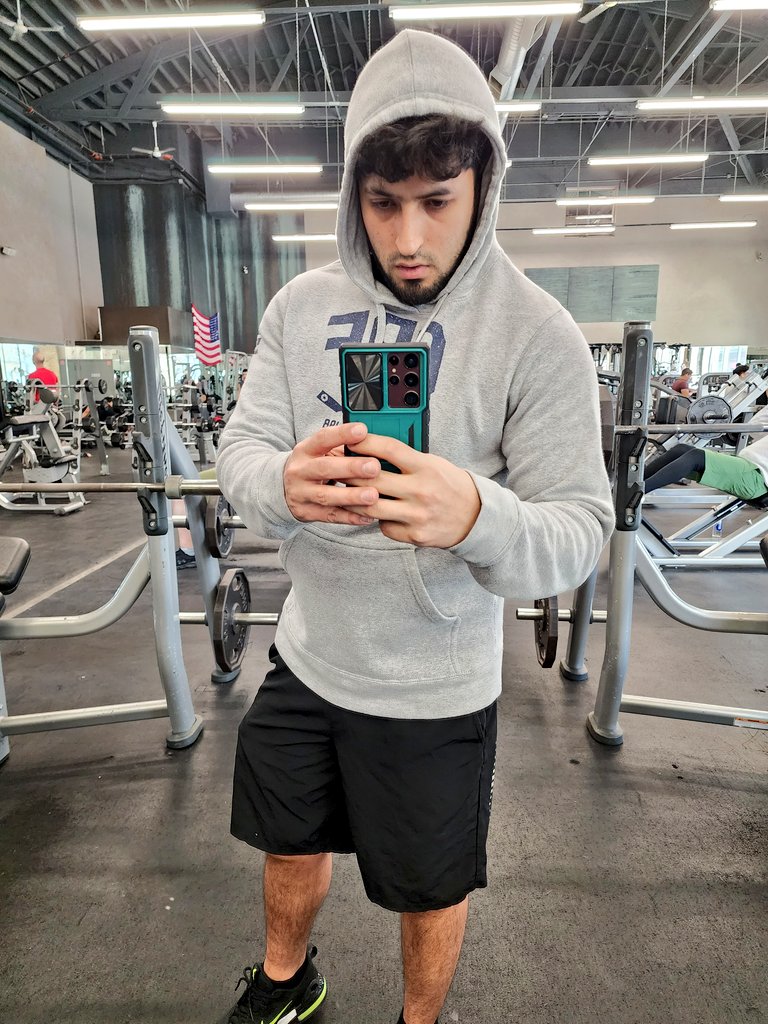 NARDOROJAS's tweet photo. #FelizSabado #SiguemeYTeSigoCumplo 
#gym 
Hola https://t.co/1bTPp9Fh3d
