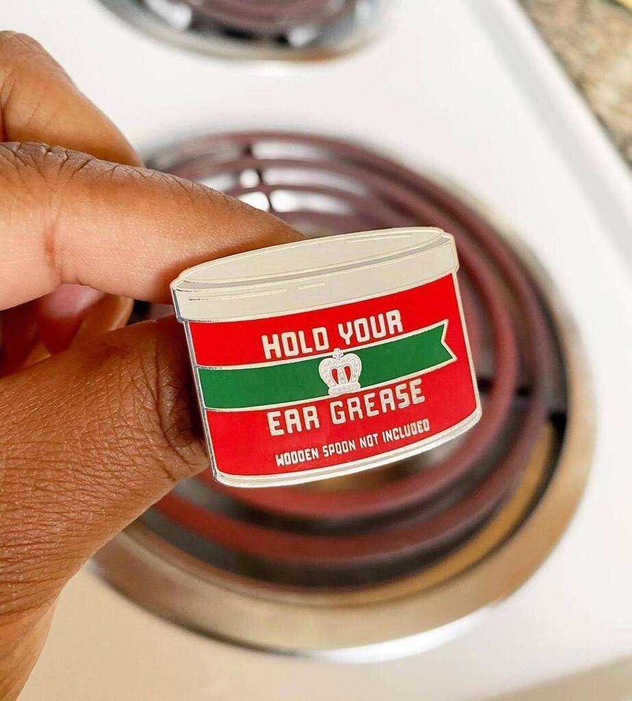 ‘Twas the night before Easter, as smoke filled the house…

Our hair grease enamel pins are year round conversation starters.

Get yours!

#melaninmeanings #easter #easterhair #blackhairstyles #blackhairexperience #pressingcomb #pressandcurl #blackjoy instagr.am/p/CqyWc_DvQHY/