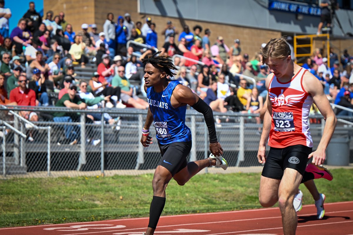 Bill Summa Invitational -

Park Hill's August Jones runs the 400 in a time of 50.11

LIVE RESULTS: results.blacksquirreltiming.com/meets/21334

🔥📸 <a href="/PhotoRainey/">David Rainey</a>