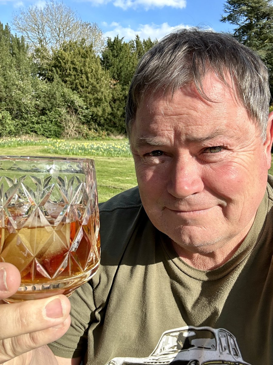 Mike Brewer tweet media